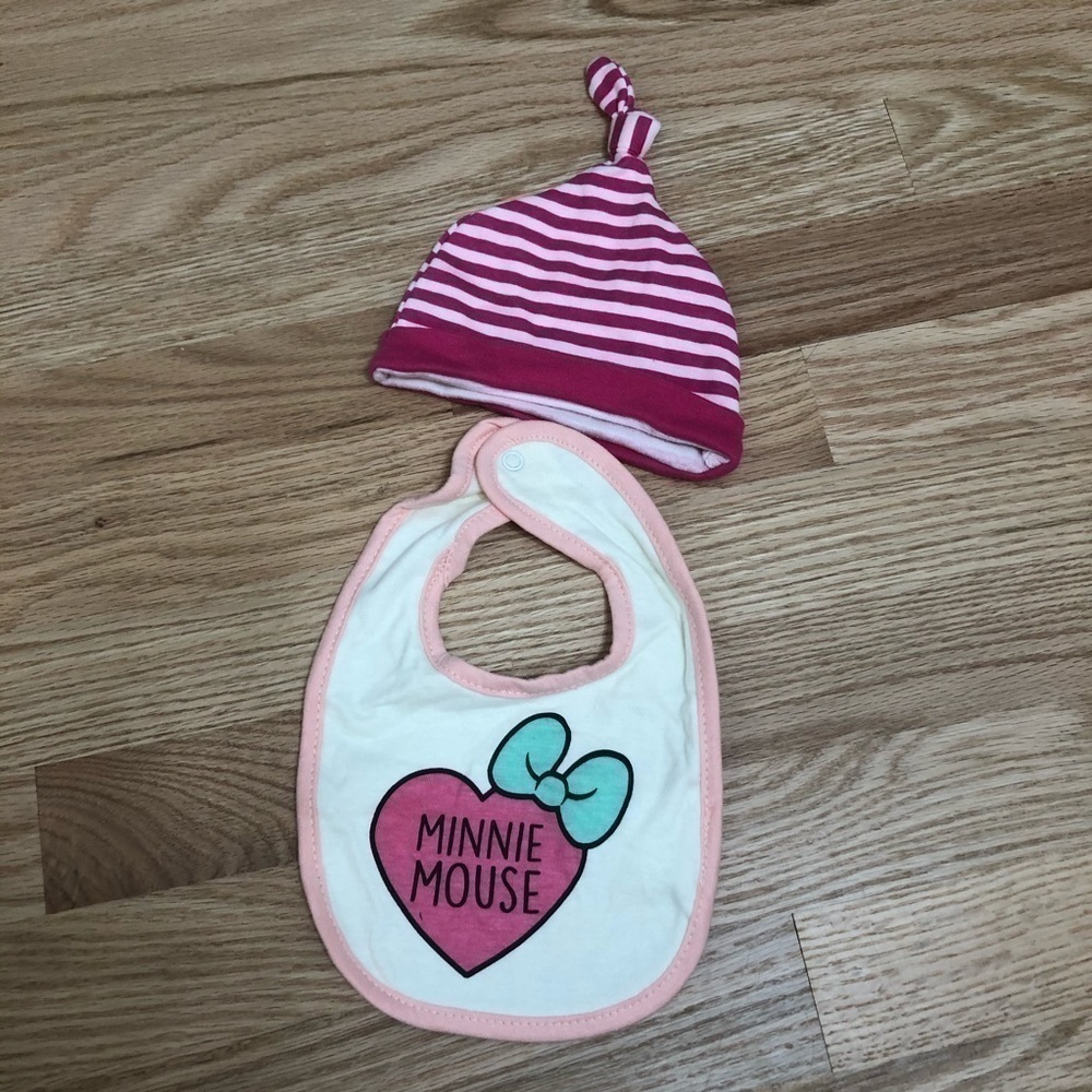 Minnie Mouse Bib Swiggles Hat Bundle NWOT